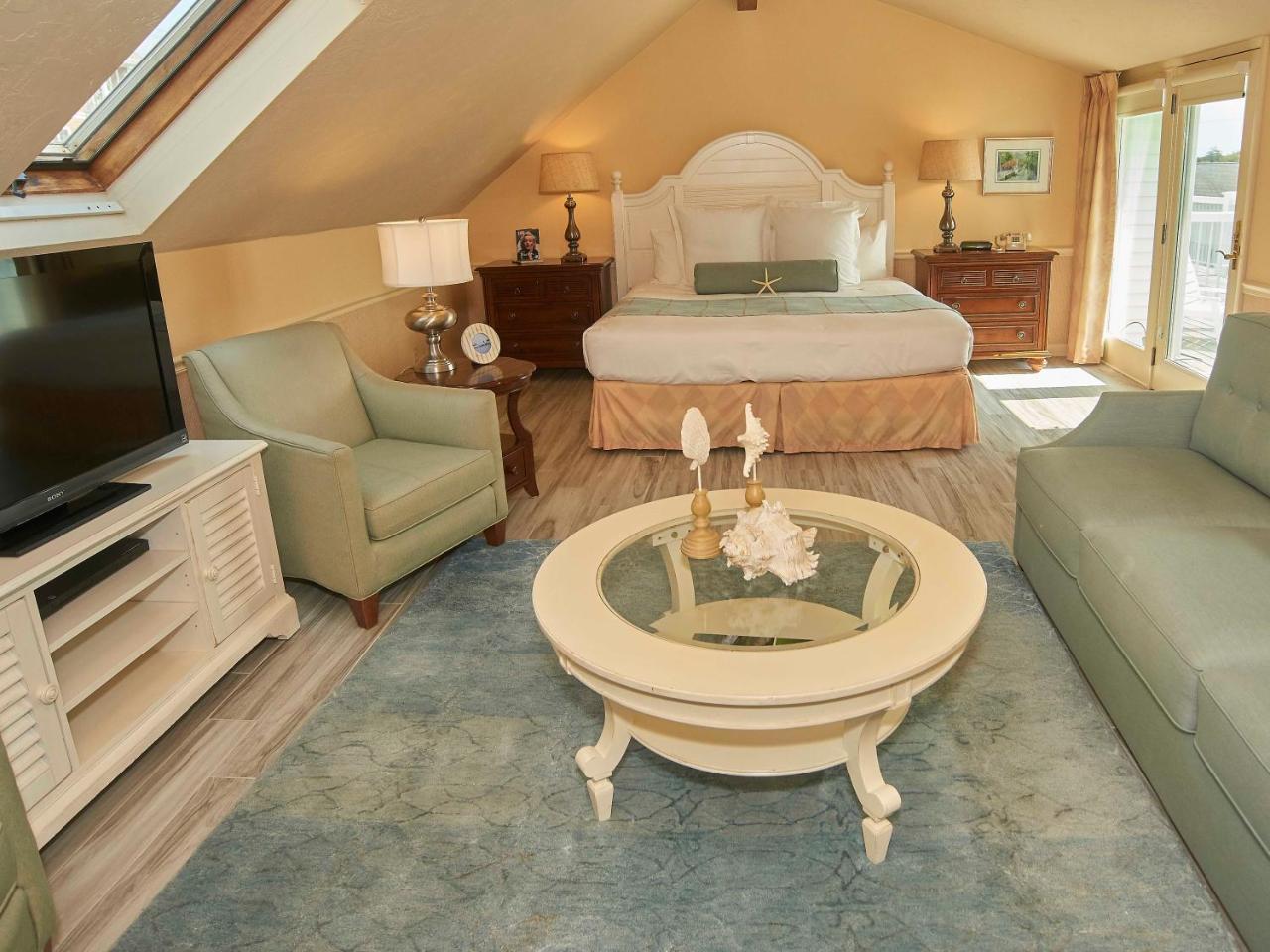 Hotel Anchor In - Hyannis, Ma